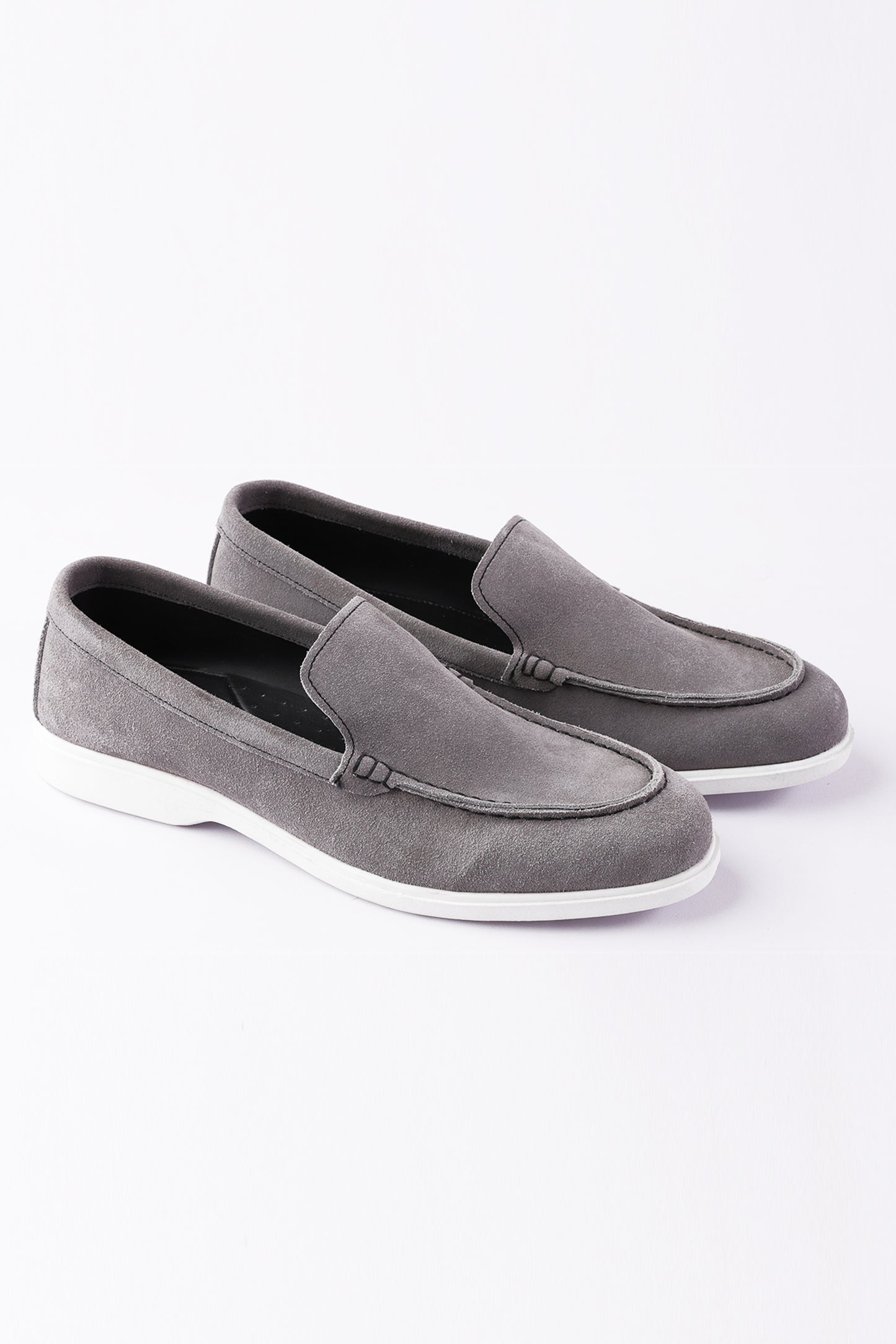 Ravān in Gray