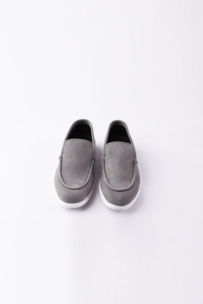 Ravān in Gray