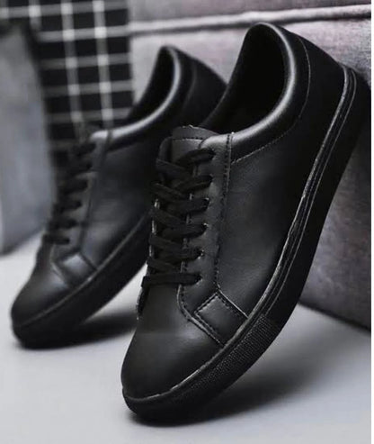 Vanta Black Sneaker