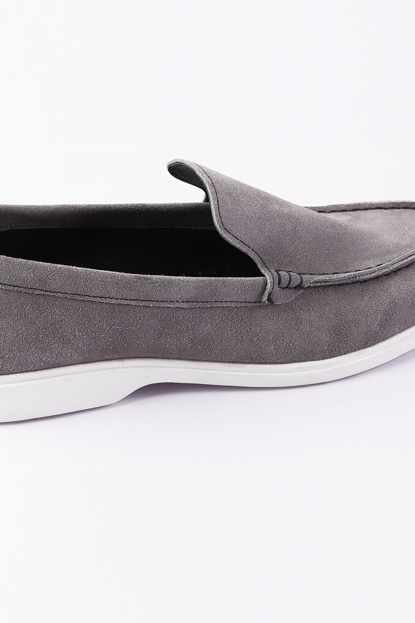 Ravān in Gray