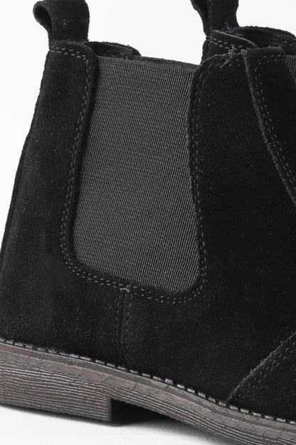 Valor in Black - Suede