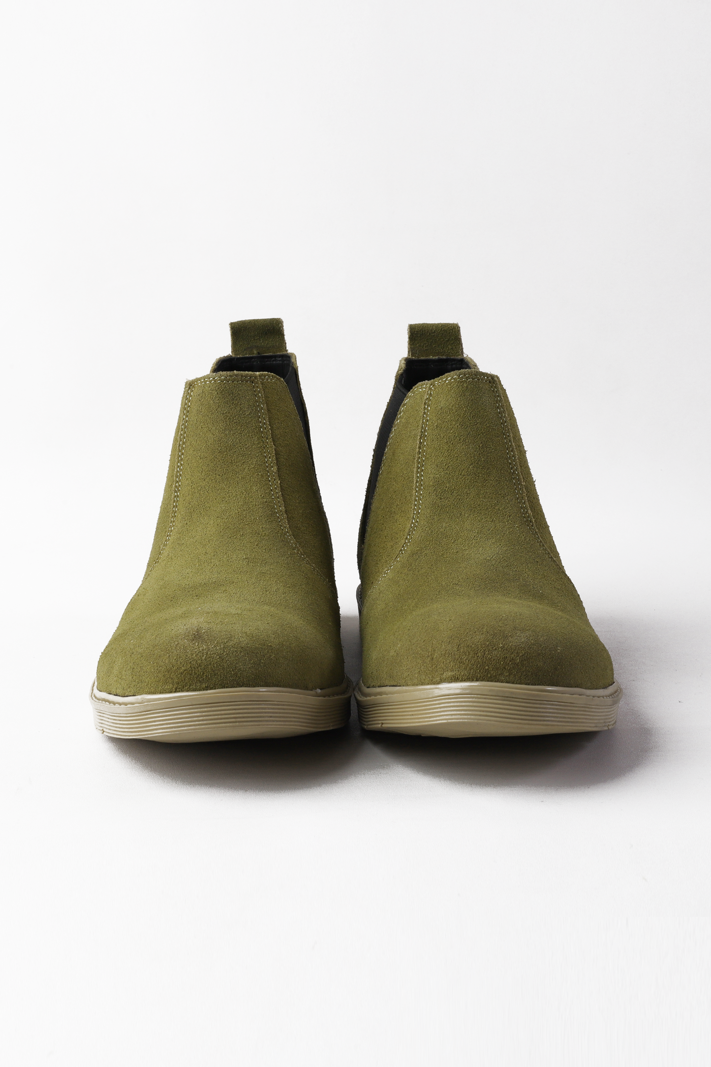 Valor in Moss Green - Suede